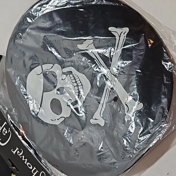 Day of the Dead candy skulls table runner and skeleton 💀 shower cap - Picture 4 of 4